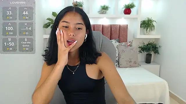 Milaa Star  online show from 01-14-26, 02:26