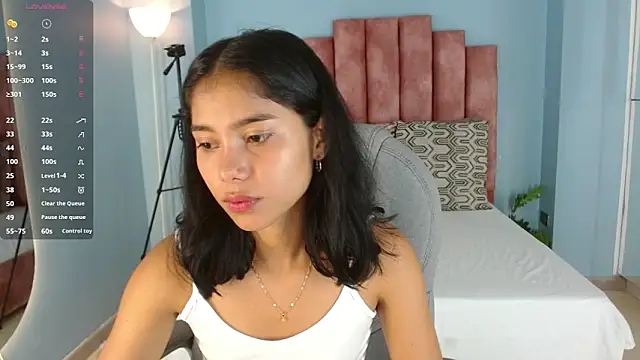 Milaa Star  online show from 02-26-26, 03:39