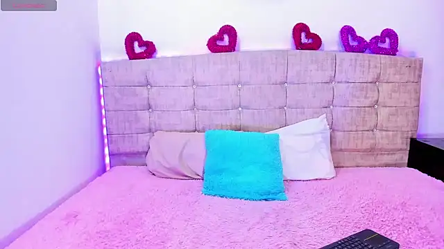 Snapshot of Lushy_sweet chatting on 10-17-25, 02:15 Lushy sweet online show from 10-17-25, 02:15