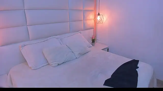 Salome Smitth 1 online show from 04-08-26, 08:43