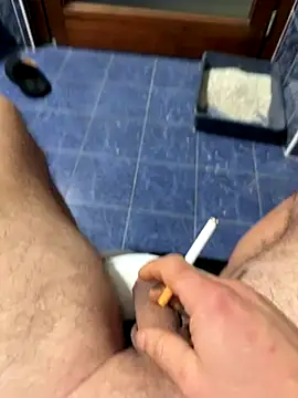 Snapshot of maialexte chatting on 12-22-25, 05:29 maialexte online show from 12-22-25, 05:29