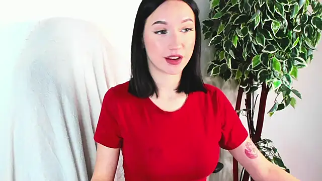 EileenMoores online show from 10-31-25, 06:04