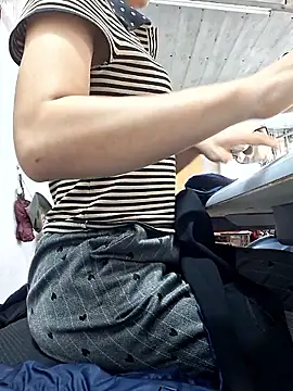 irina hana online show from 11-11-25, 06:52