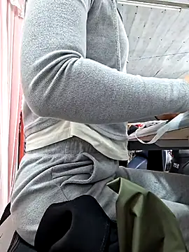 irina hana online show from 12-16-25, 12:59