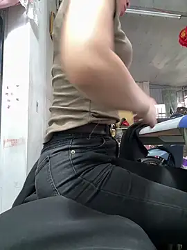 irina hana online show from 04-19-26, 12:11