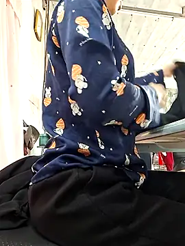 irina hana online show from 11-29-25, 12:55