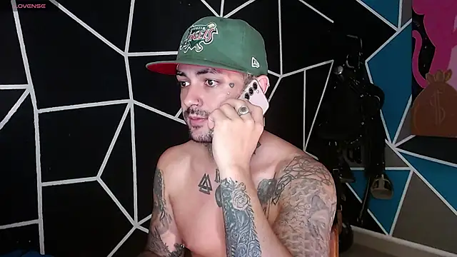 nicolastorres99 online show from 10-28-25, 02:23