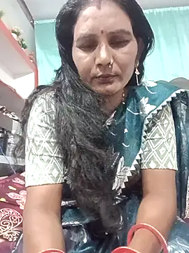 Snapshot of ZIVAA chatting on 10-22-25, 10:36 ZIVAA online show from 10-22-25, 10:36