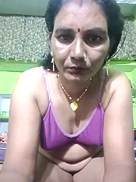 Snapshot of ZIVAA chatting on 10-17-25, 09:56 ZIVAA online show from 10-17-25, 09:56