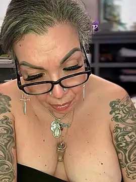 dieseldame1313 online show from 03-28-26, 02:56