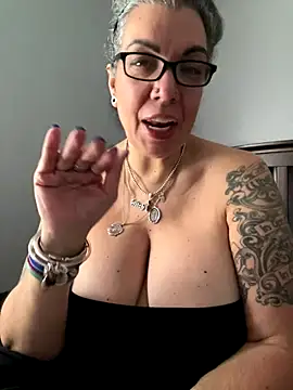 dieseldame1313 online show from 12-16-25, 01:37