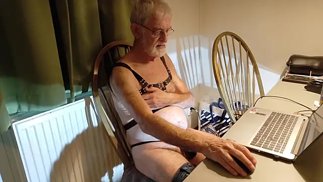 ewaldwillems99 online show from 09-22-25, 01:39