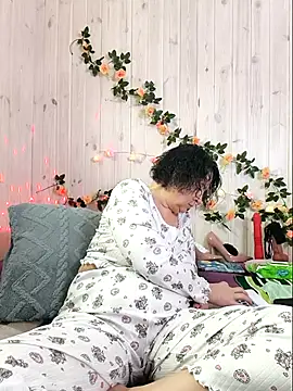 LitisiaLove4551 online show from 02-23-26, 07:42