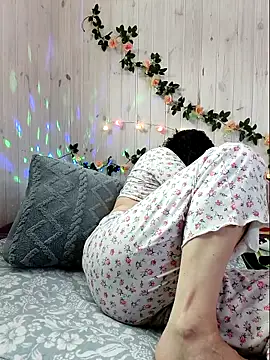 LitisiaLove4551 online show from 02-15-26, 07:42