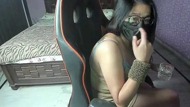 Snapshot of ShylaGill chatting on 10-29-25, 11:09 ShylaGill online show from 10-29-25, 11:09