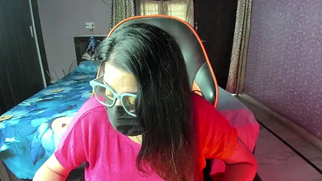 Snapshot of ShylaGill chatting on 10-04-25, 10:39 ShylaGill online show from 10-04-25, 10:39