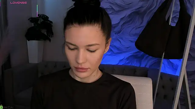 Aria Mila online show from 03-20-26, 03:18