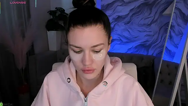 Aria Mila online show from 03-17-26, 03:09