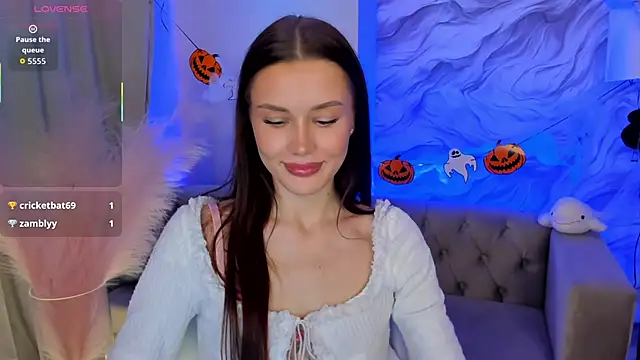 Aria Mila online show from 10-25-25, 11:20