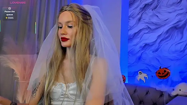 Aria Mila online show from 10-30-25, 11:30