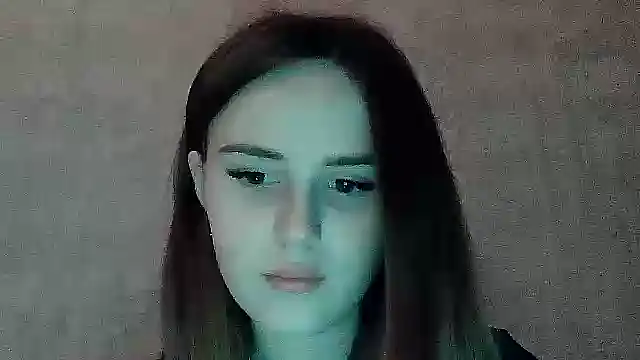 SweetLoraa online show from 12-22-25, 04:18