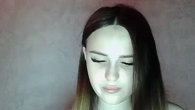 SweetLoraa online show from 06-12-26, 05:43