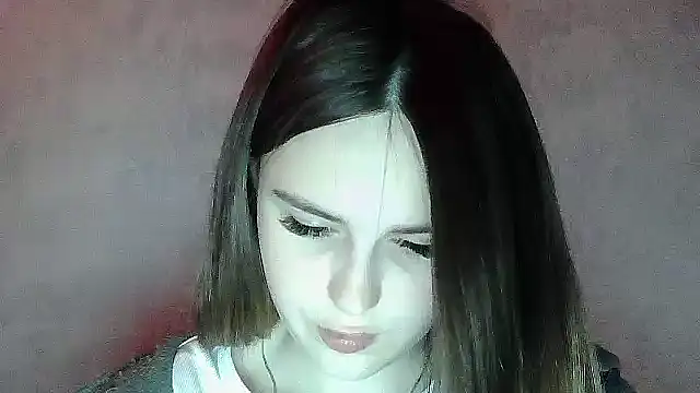 SweetLoraa online show from 05-14-26, 06:38