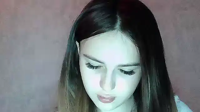 SweetLoraa online show from 05-12-26, 04:57