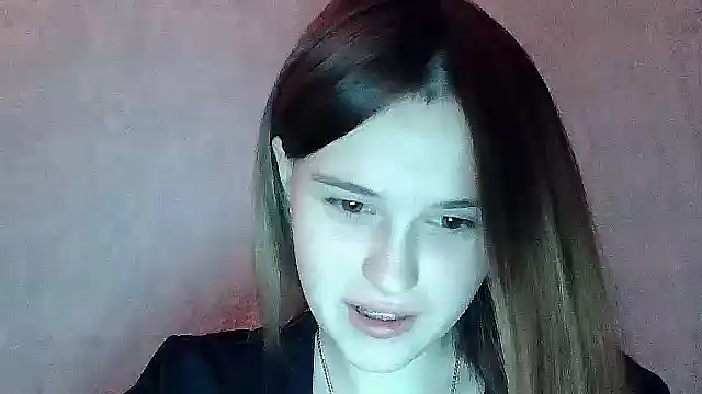 Snapshot of SweetLoraa chatting on 10-20-25, 05:02 SweetLoraa online show from 10-20-25, 05:02