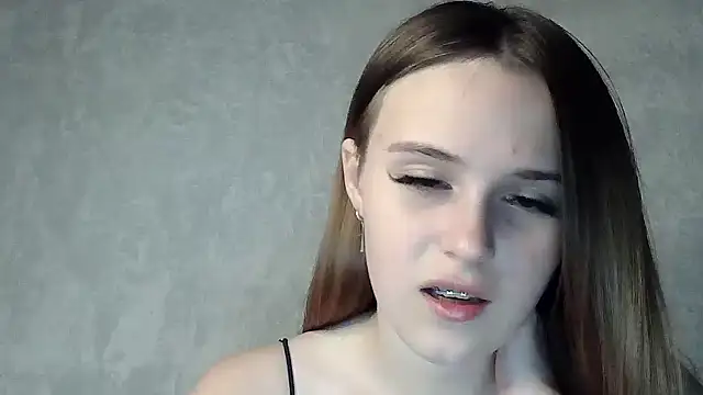 Snapshot of SweetLoraa chatting on 09-26-25, 03:19 SweetLoraa online show from 09-26-25, 03:19