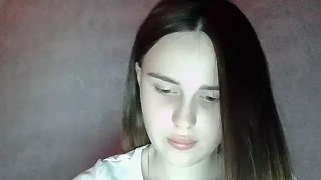 SweetLoraa online show from 06-08-26, 07:47