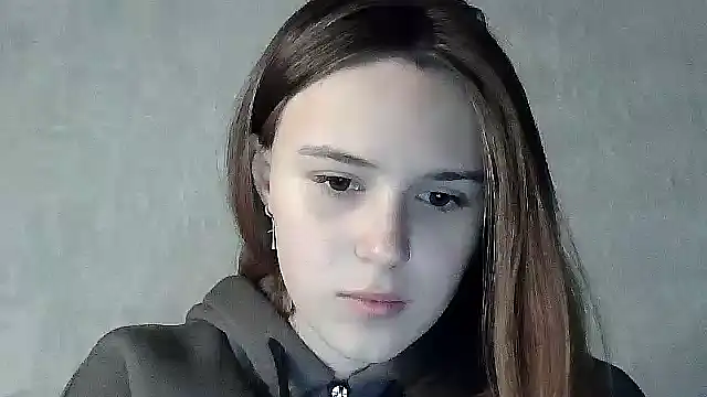 Snapshot of SweetLoraa chatting on 10-15-25, 02:47 SweetLoraa online show from 10-15-25, 02:47
