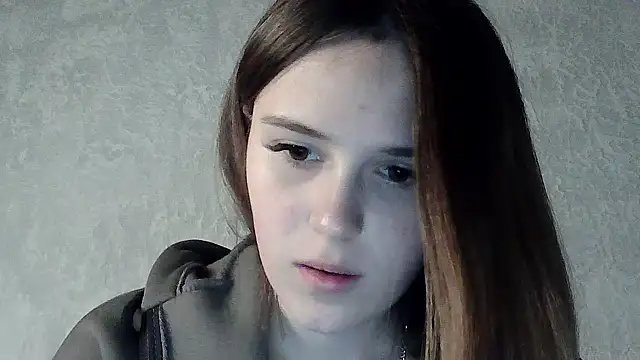 Snapshot of SweetLoraa chatting on 10-11-25, 06:42 SweetLoraa online show from 10-11-25, 06:42