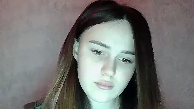 SweetLoraa online show from 04-12-26, 07:17