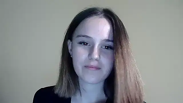 Snapshot of SweetLoraa chatting on 10-10-25, 03:24 SweetLoraa online show from 10-10-25, 03:24