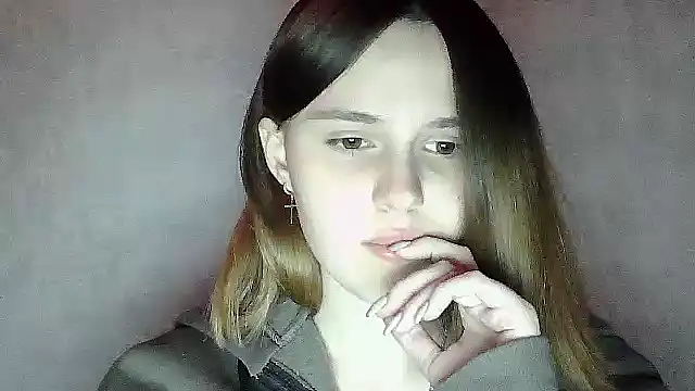 Snapshot of SweetLoraa chatting on 10-22-25, 02:44 SweetLoraa online show from 10-22-25, 02:44