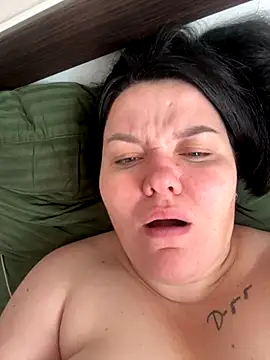 SunnyLeila2101 online show from 10-26-25, 08:15