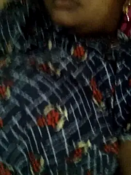 Snapshot of Tamilreethu chatting on 10-12-25, 08:48 Tamilreethu online show from 10-12-25, 08:48