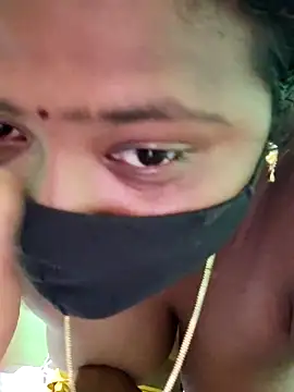 Snapshot of Tamilreethu chatting on 09-17-25, 06:43 Tamilreethu online show from 09-17-25, 06:43
