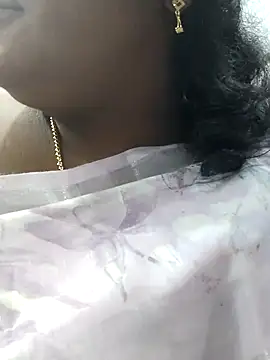 Snapshot of Tamilreethu chatting on 10-09-25, 02:17 Tamilreethu online show from 10-09-25, 02:17