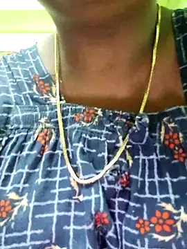 Snapshot of Tamilreethu chatting on 09-22-25, 12:00 Tamilreethu online show from 09-22-25, 12:00