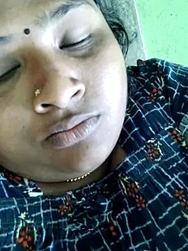 Snapshot of Tamilreethu chatting on 10-11-25, 07:59 Tamilreethu online show from 10-11-25, 07:59