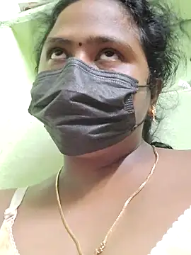 Snapshot of Tamilreethu chatting on 09-08-25, 06:18 Tamilreethu online show from 09-08-25, 06:18