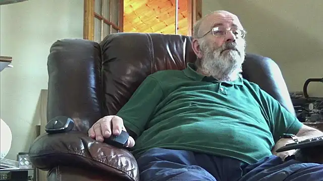 janzer13 online show from 10-31-25, 02:35