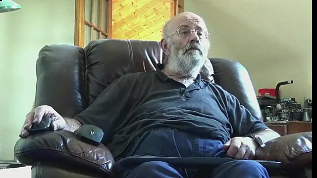 Snapshot of janzer13 chatting on 06-09-26, 02:51 janzer13 online show from 06-09-26, 02:51