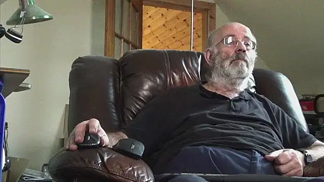 janzer13 online show from 11-26-25, 02:50