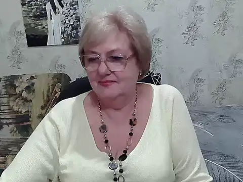 Snapshot of Renata62011 chatting on 04-20-26, 07:04 Renata62011 online show from 04-20-26, 07:04