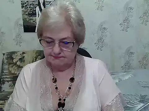 Snapshot of Renata62011 chatting on 05-26-26, 12:47 Renata62011 online show from 05-26-26, 12:47