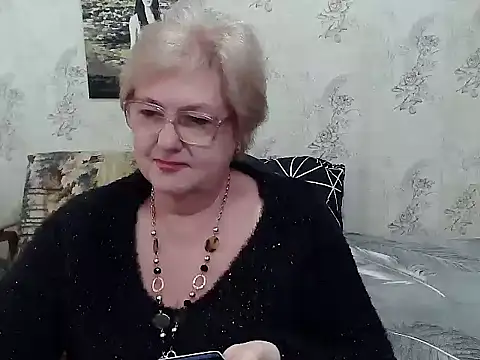 Snapshot of Renata62011 chatting on 04-21-26, 11:39 Renata62011 online show from 04-21-26, 11:39
