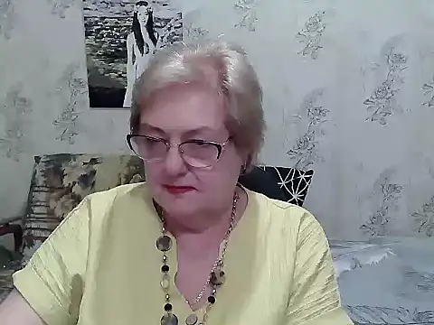 Snapshot of Renata62011 chatting on 05-22-26, 05:00 Renata62011 online show from 05-22-26, 05:00